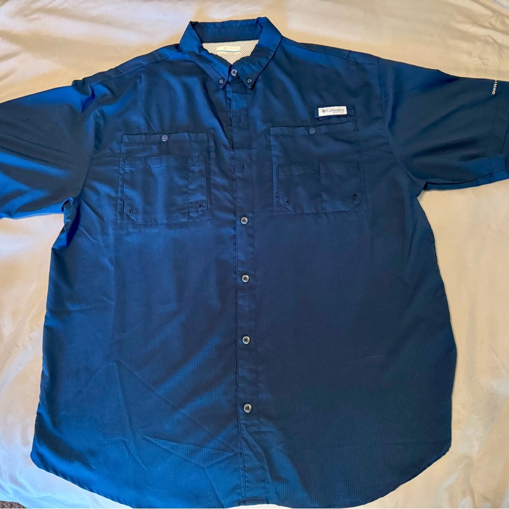 Columbia Men's Deep Blue Casual Shirt